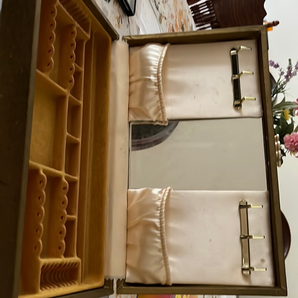 Is brownish color, jewelry box